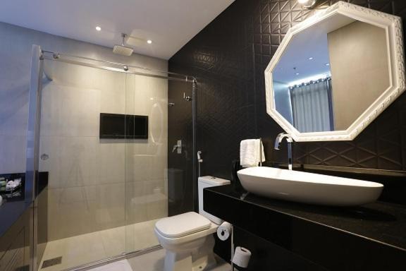 King Suite Spa Bath